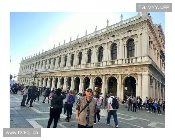 莱德基每天游50公里，吃饭像打卡上班